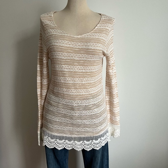 C Tops - C - White & Tan Light Long Sleeve Knit / Shirt